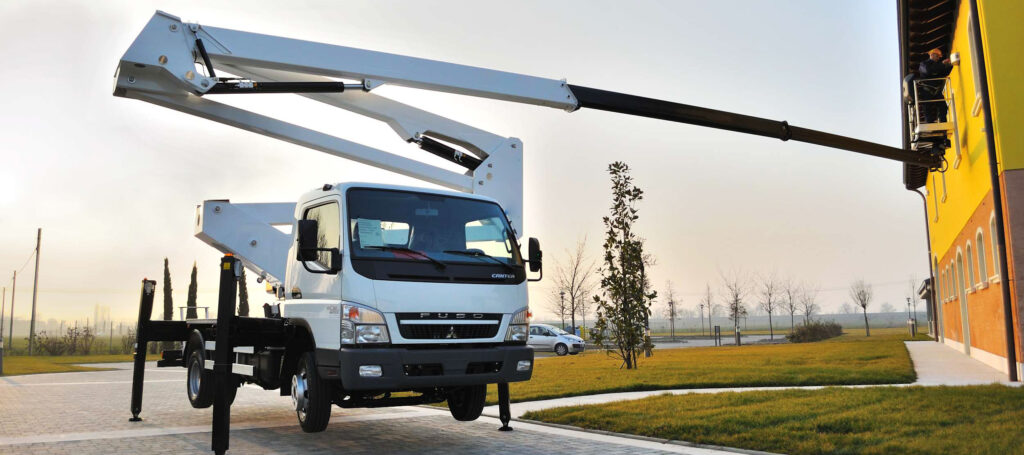 Piattaforma Aerea Autocarrata