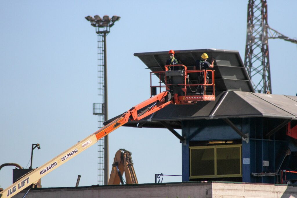 Perché servono piattaforme speciali per tetti inclinati