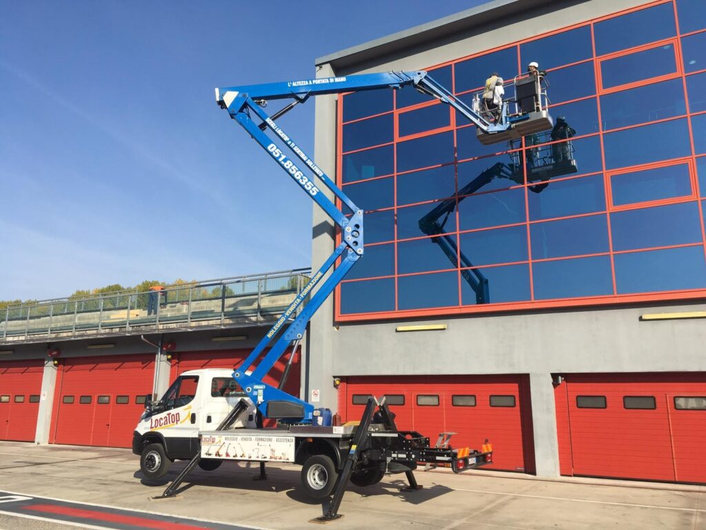 Le migliori piattaforme aeree per la pulizia delle facciate