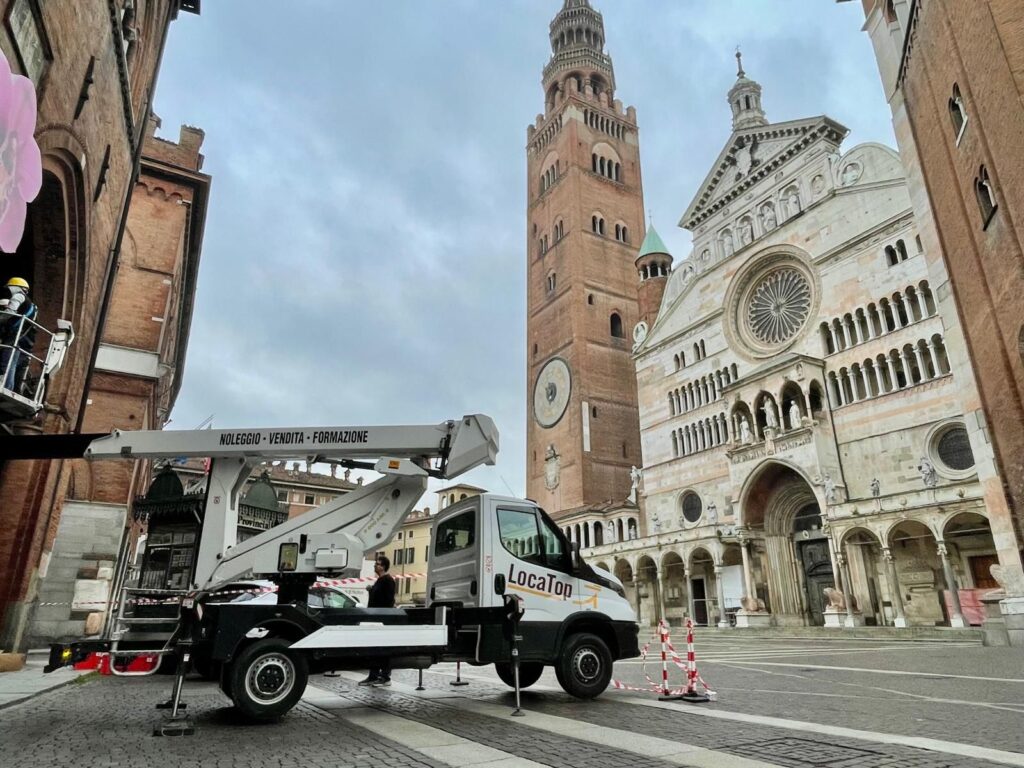 Lavori in quota su edifici storici le piattaforme aeree più sicure e delicate per ogni restauro