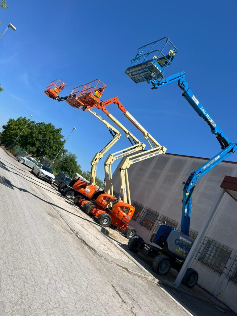 Sbraccio laterale delle piattaforme aeree: cos'è e perché è spesso il parametro decisivo