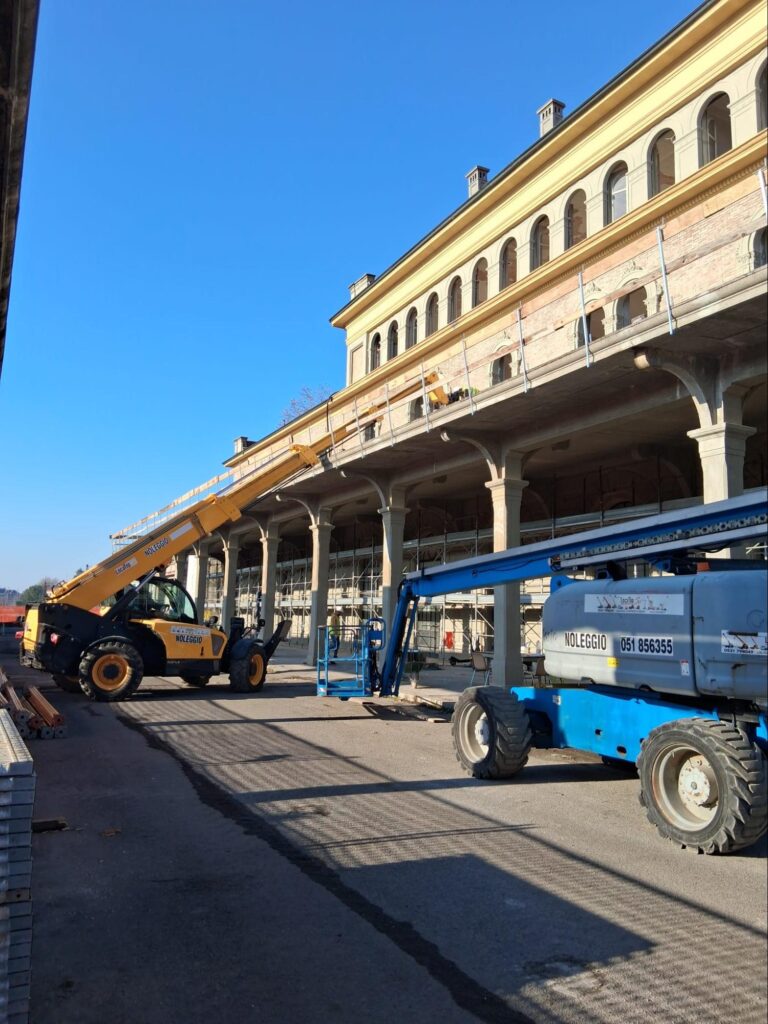 Piattaforma aerea per manutenzione gallerie il problema dell'altezza limitata